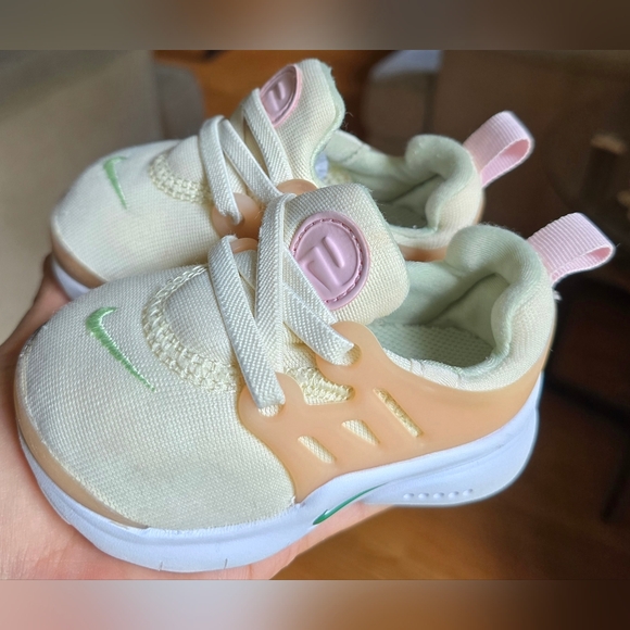 Nike Air Presto Coconut Milk Toddler Girl's Bungee Laces, Sz 5C - Picture 1 of 8